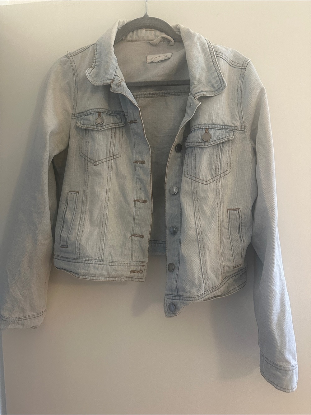 Light Blue Women' Denim Jacket - Classic Casual Style